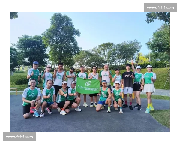 雨幕中绳牵追光:视障跑者与陪跑员的无畏训练